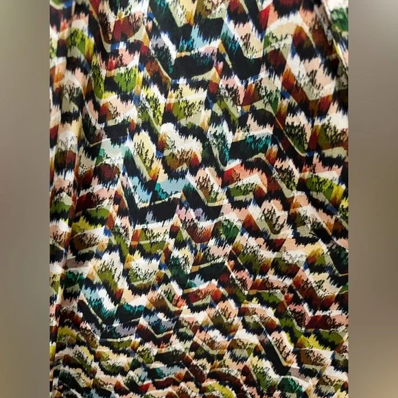 NWOT LIVERPOOL LA multi 3/4 sleeve pop over blouse M - Picture 9 of 9